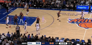 馬克西一步過掉防守上籃命中 76人反超1分！